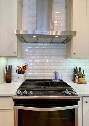 87 Sunnyside St 87, Boston, MA 02136