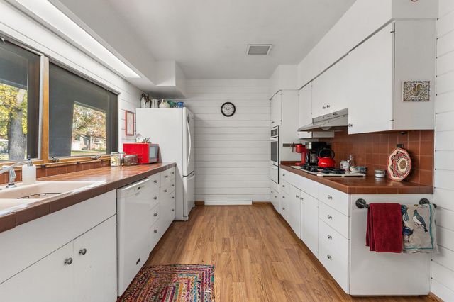 413 Driftwood Drive, Hobart, IN 46342