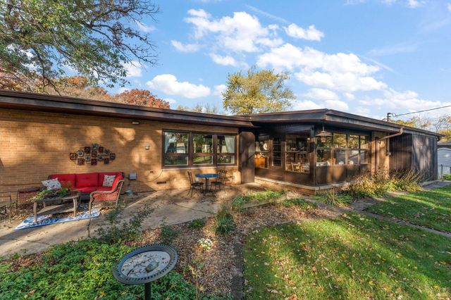 413 Driftwood Drive, Hobart, IN 46342
