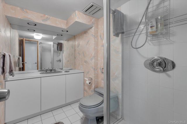 19 Capitol Place, South Huntington, NY 11746