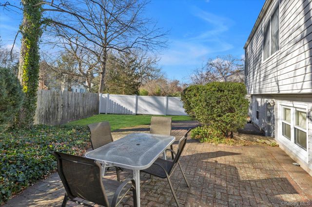 19 Capitol Place, South Huntington, NY 11746