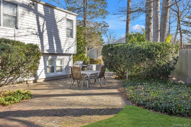 19 Capitol Place, South Huntington, NY 11746