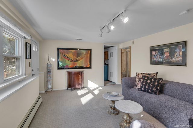 19 Capitol Place, South Huntington, NY 11746