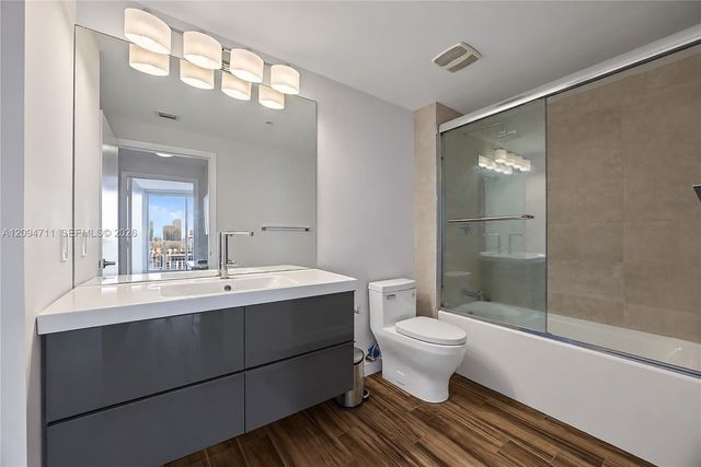 1900 N Bayshore Drive 3604, Miami, FL 33132