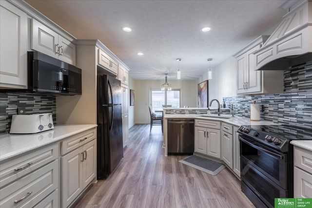 7801-7803 S 30th Street, Bellevue, NE 68147