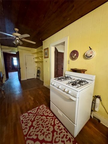 103 S Center Street, Bonham, TX 75418