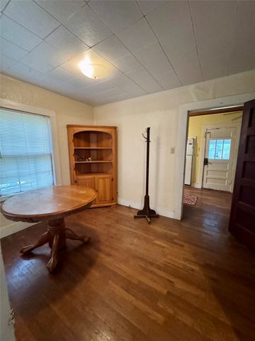 103 S Center Street, Bonham, TX 75418