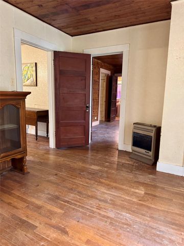 103 S Center Street, Bonham, TX 75418