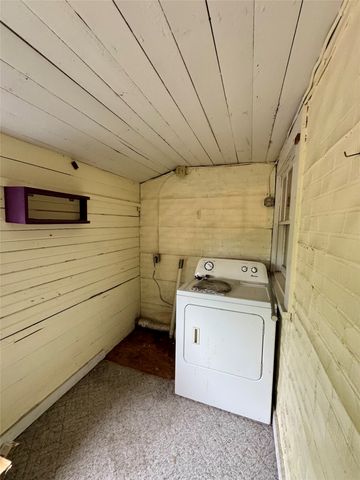 103 S Center Street, Bonham, TX 75418