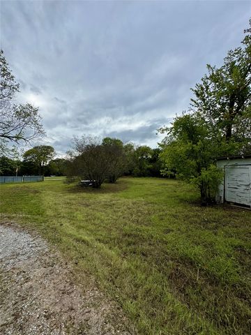103 S Center Street, Bonham, TX 75418