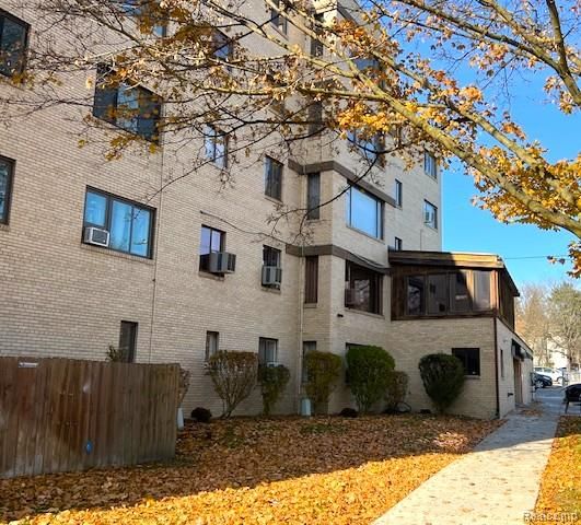 915 E Court Street 104, Flint, MI 48503