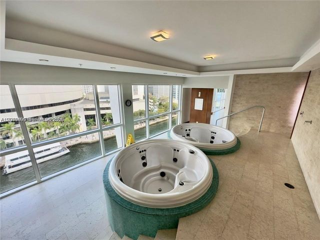 41 SE 5th Street 414, Miami, FL 33131