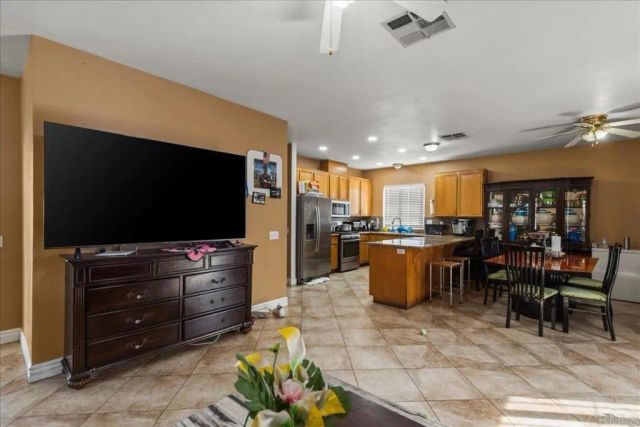1152 Farview CT, El Cajon, CA 92021