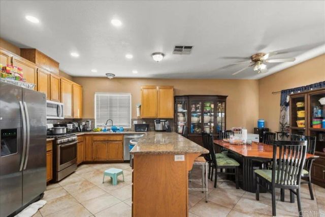1152 Farview CT, El Cajon, CA 92021