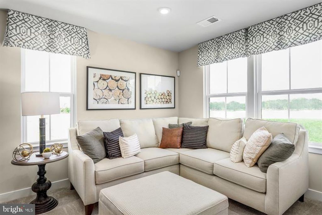 Image 10 of property listing at 2266 WATERFRONT WAY, Baltimore, MD 21230