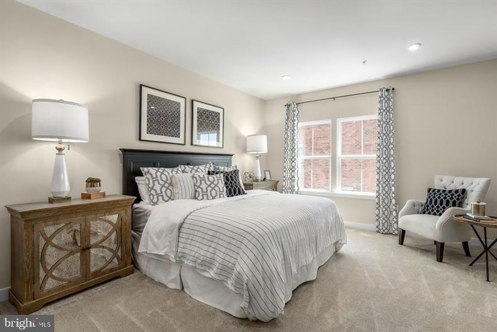 Image 12 of property listing at 2266 WATERFRONT WAY, Baltimore, MD 21230