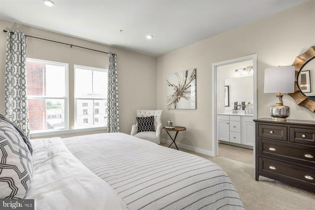 Image 14 of property listing at 2266 WATERFRONT WAY, Baltimore, MD 21230