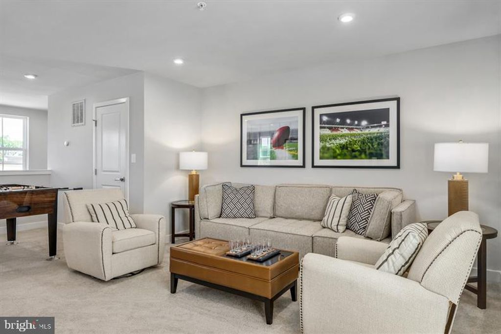 Image 23 of property listing at 2266 WATERFRONT WAY, Baltimore, MD 21230