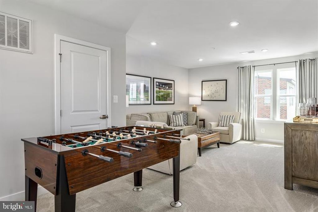 Image 24 of property listing at 2266 WATERFRONT WAY, Baltimore, MD 21230