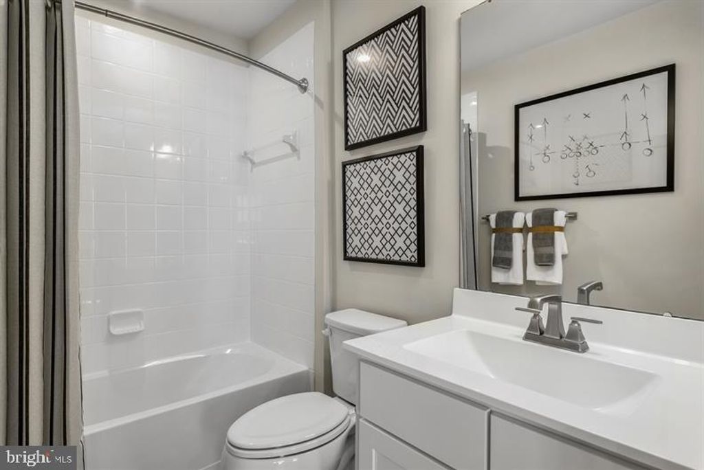 Image 25 of property listing at 2266 WATERFRONT WAY, Baltimore, MD 21230