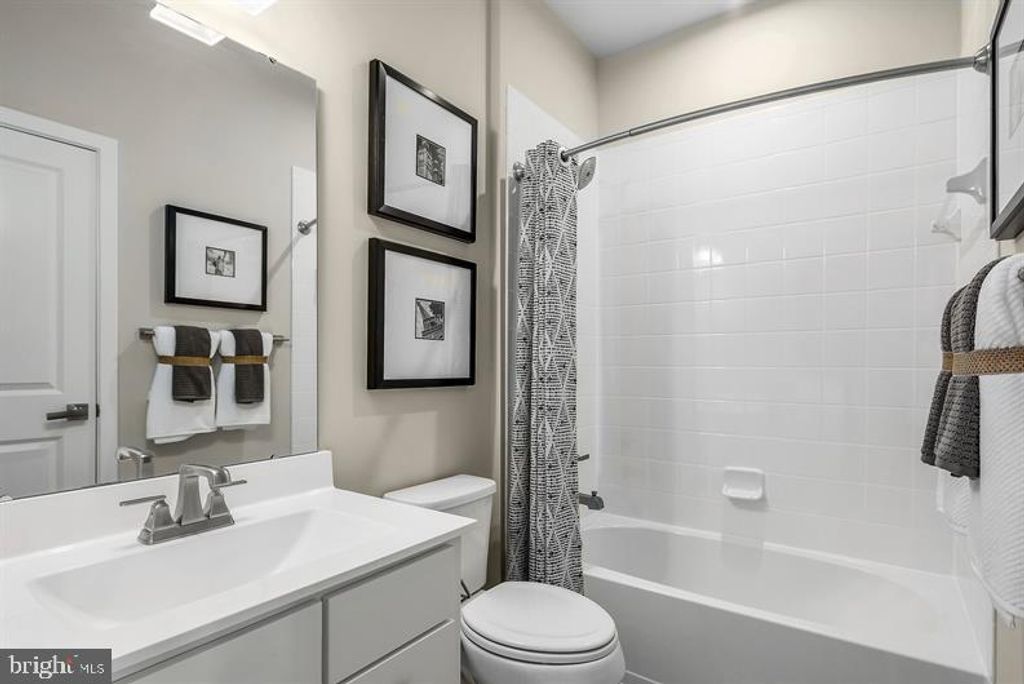 Image 26 of property listing at 2266 WATERFRONT WAY, Baltimore, MD 21230