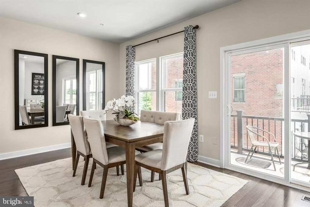 Image 4 of property listing at 2266 WATERFRONT WAY, Baltimore, MD 21230