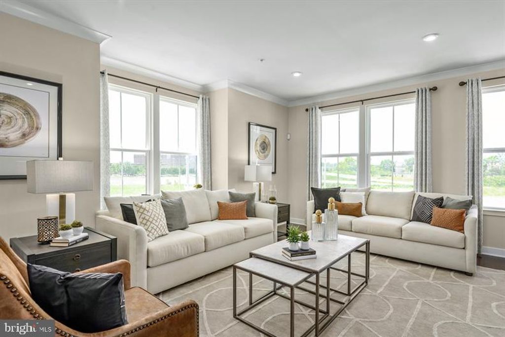 Image 5 of property listing at 2266 WATERFRONT WAY, Baltimore, MD 21230