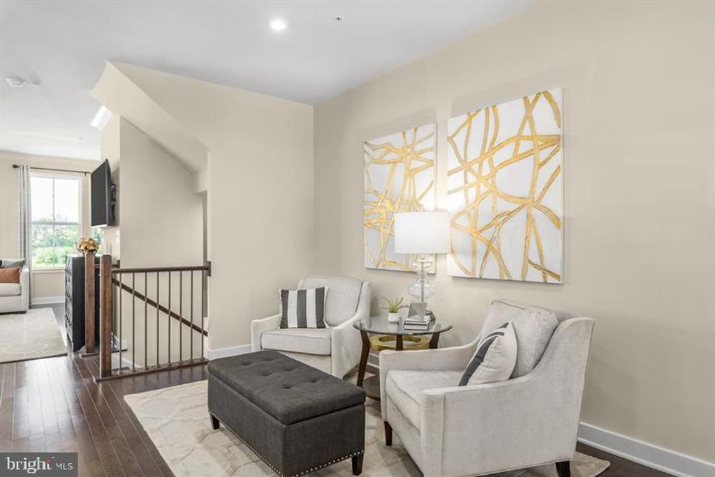 Image 7 of property listing at 2266 WATERFRONT WAY, Baltimore, MD 21230