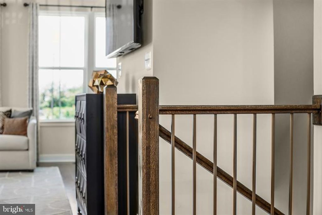 Image 8 of property listing at 2266 WATERFRONT WAY, Baltimore, MD 21230