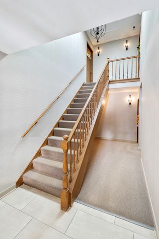 1907 Gresham Circle D, Wheaton, IL 60189