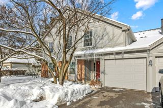 1907 Gresham Circle D, Wheaton, IL 60189