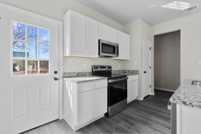 1832 E Broadway Avenue, Fort Worth, TX 76104