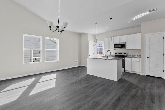 1832 E Broadway Avenue, Fort Worth, TX 76104