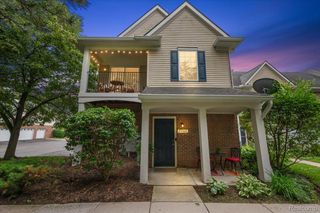 776 Amberly Drive C, Waterford Charter Township, MI 48328