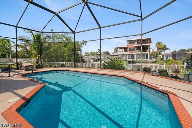 116 Sand Dollar DR, Fort Myers Beach, FL 33931