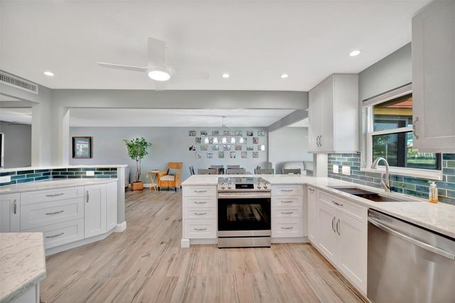 9517 AZURE COVE, Bradenton, FL 34210