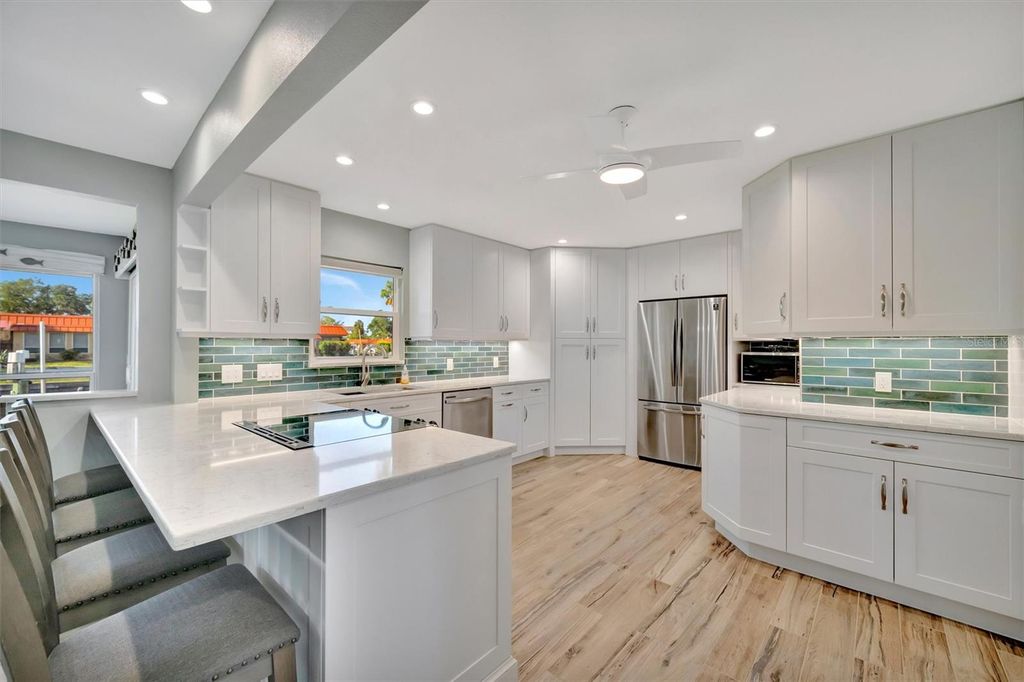 Image 18 of property listing at 9517 AZURE COVE, Bradenton, FL 34210