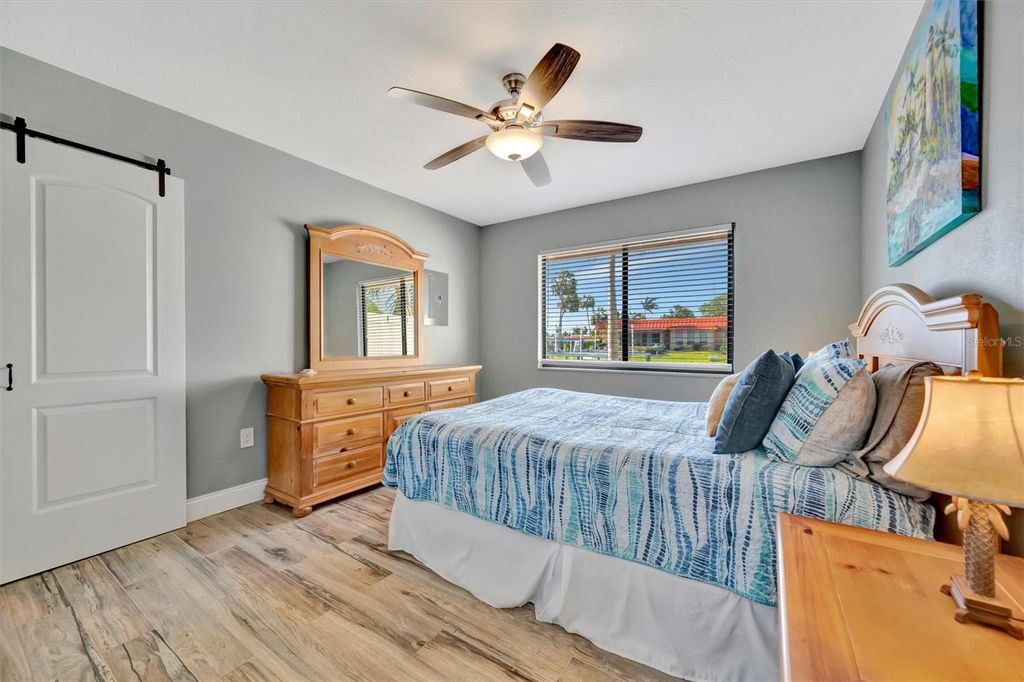 Image 27 of property listing at 9517 AZURE COVE, Bradenton, FL 34210