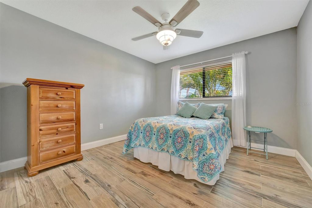 Image 30 of property listing at 9517 AZURE COVE, Bradenton, FL 34210