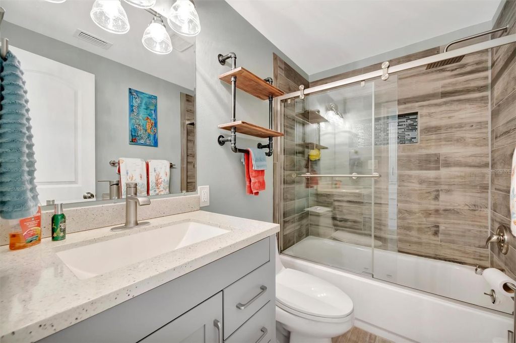 Image 32 of property listing at 9517 AZURE COVE, Bradenton, FL 34210