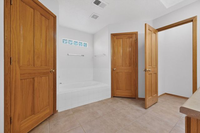 1912 Roaring Fork Place NW, Albuquerque, NM 87120