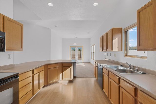 1912 Roaring Fork Place NW, Albuquerque, NM 87120