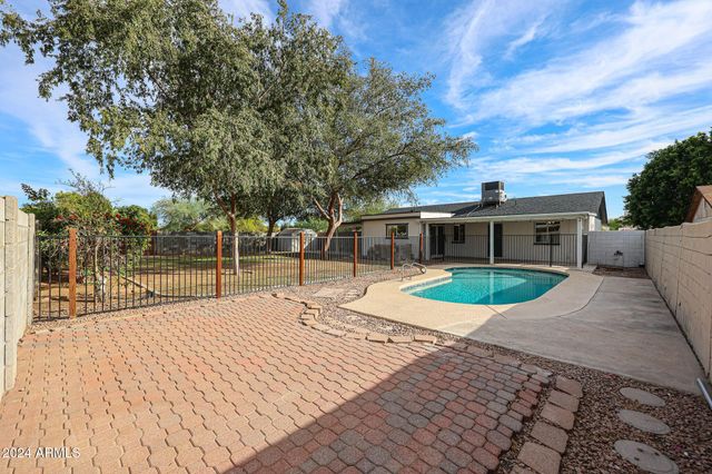 4352 E GROVERS Avenue, Phoenix, AZ 85032