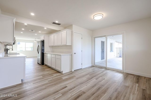 4352 E GROVERS Avenue, Phoenix, AZ 85032