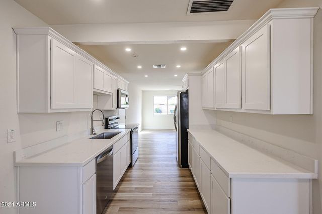 4352 E GROVERS Avenue, Phoenix, AZ 85032