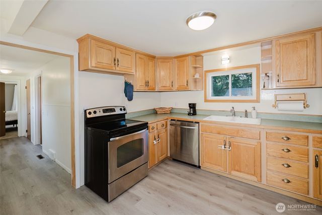143 Dora Avenue, Bremerton, WA 98312