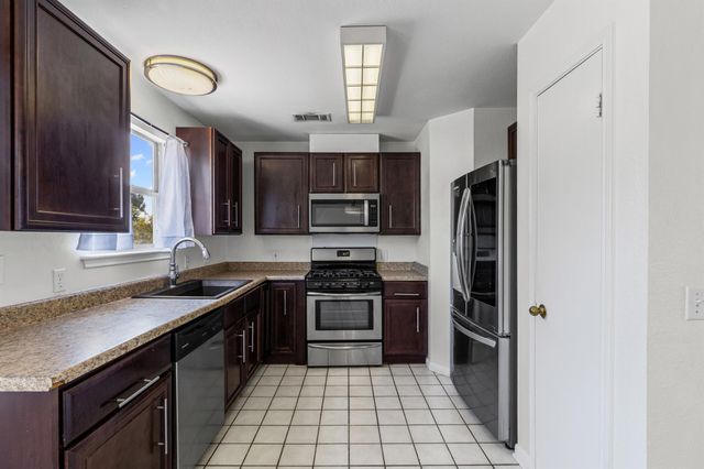 1910 Ireland DR, Leander, TX 78641
