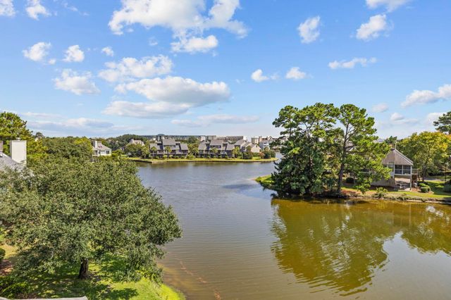 312 Retreat Beach Circle, Pawleys Island, SC 29585