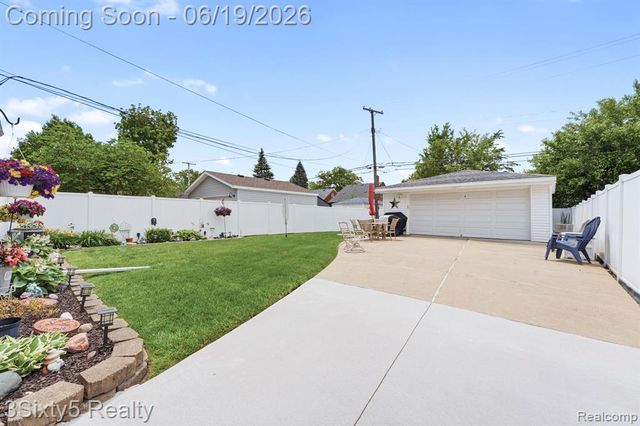 7646 Robinson Avenue, Allen Park, MI 48101