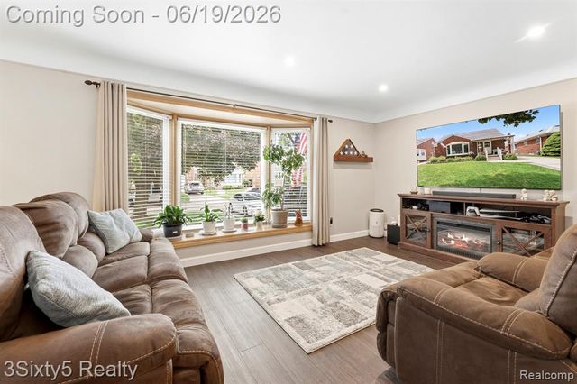 7646 Robinson Avenue, Allen Park, MI 48101
